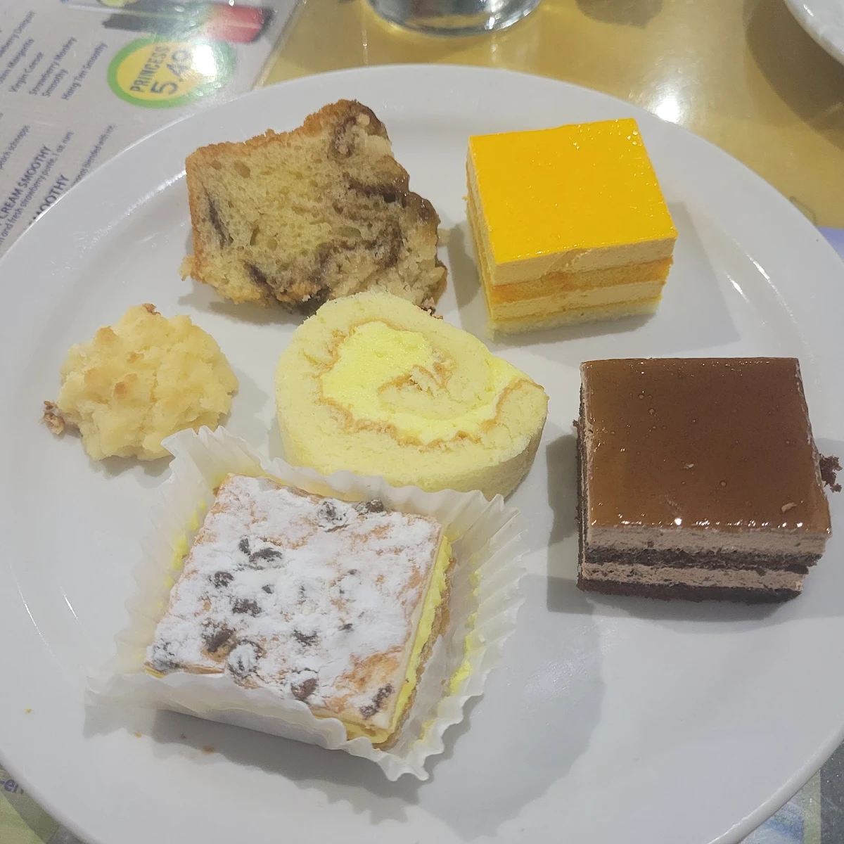 Highlights, Maple Leaf Queen's Buffet