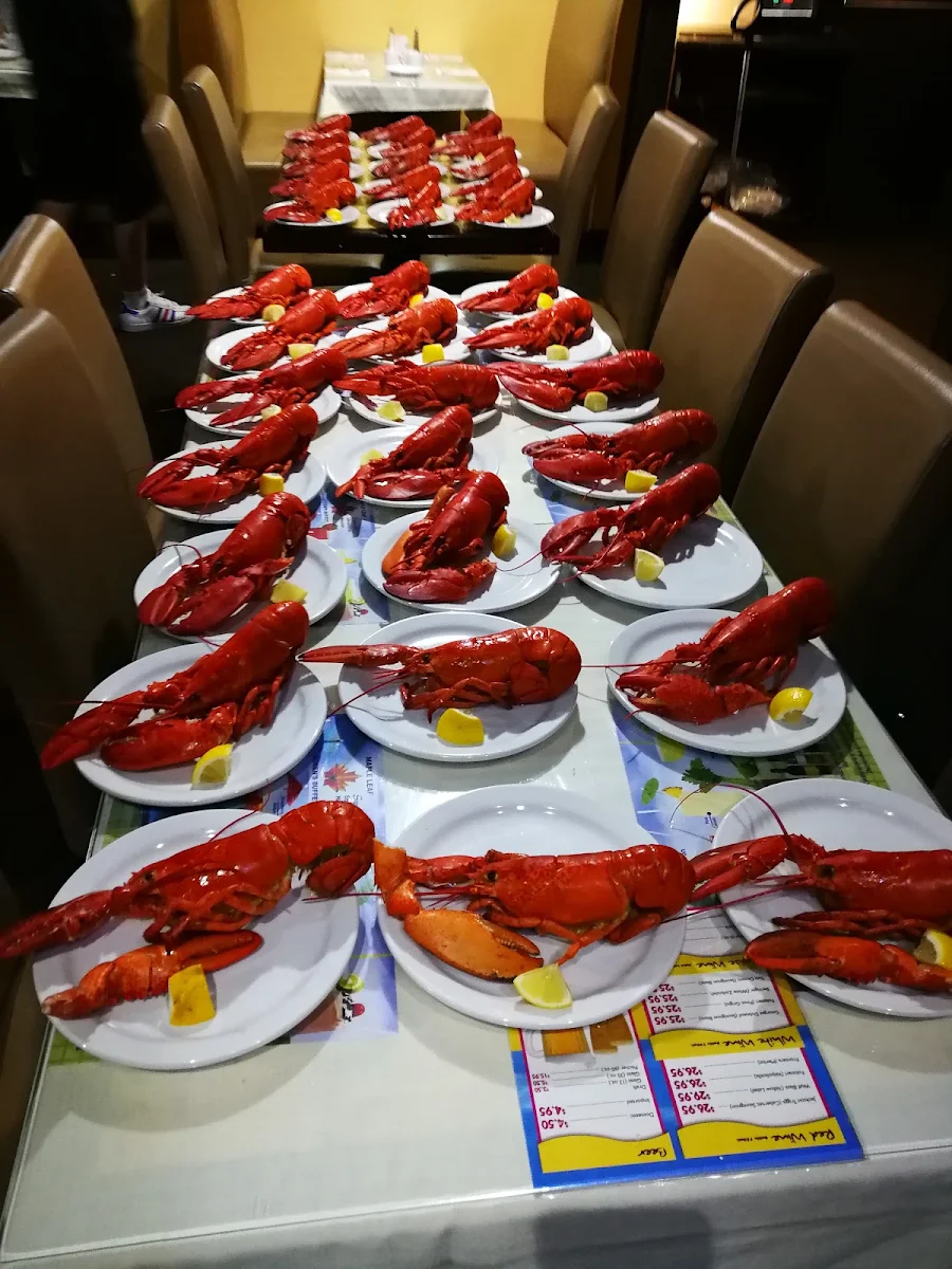 Highlights, Maple Leaf Queen's Buffet