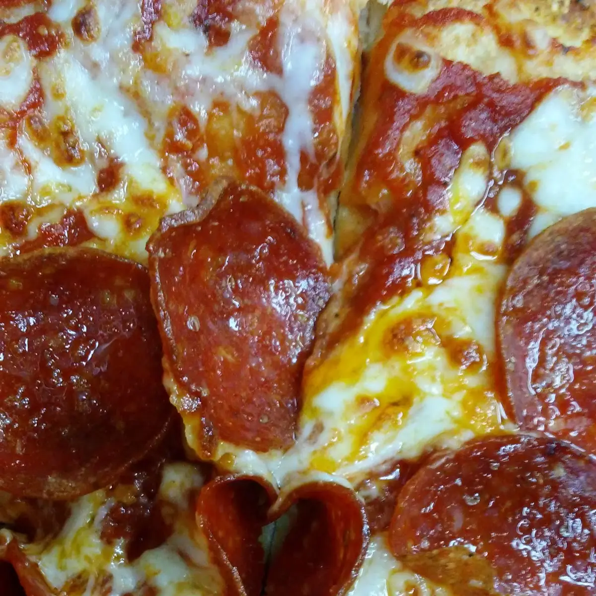 Pepperoni Pizza Sliced Tomatoes