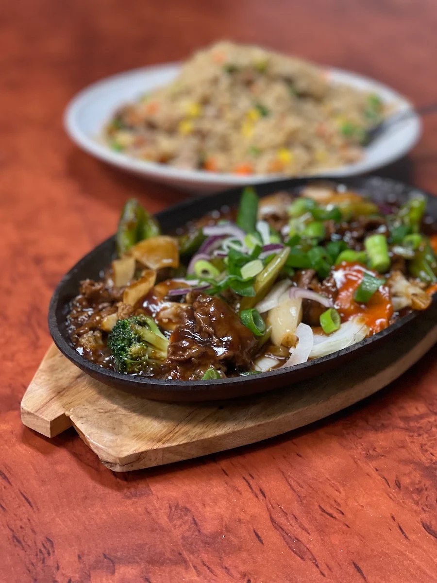 Chili & Garlic Beef Rice Platter, VIETFOOD SPRINGWOOD