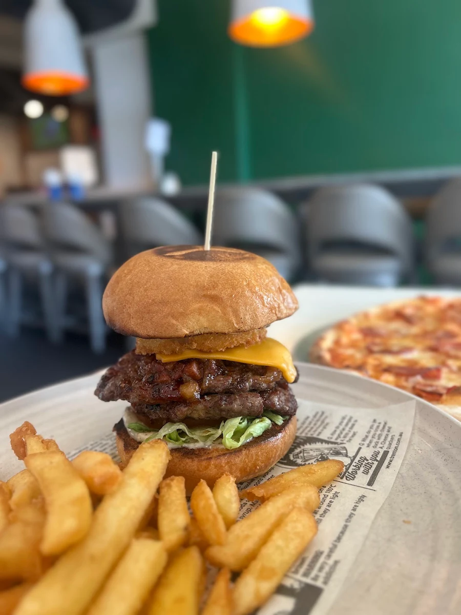 Classic Shorty Beef Burger, The Shorty Hotel