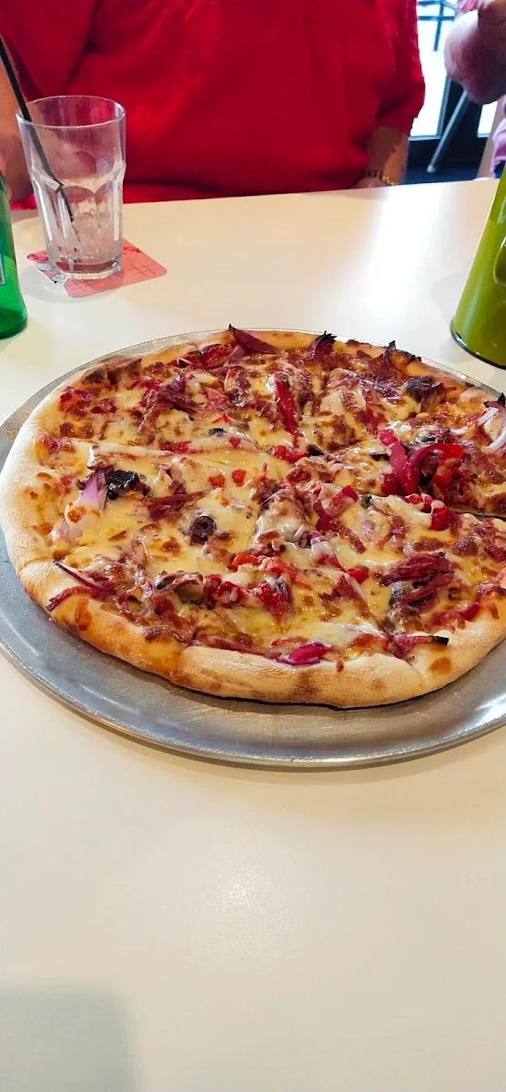 Shorty Pizza, The Shorty Hotel