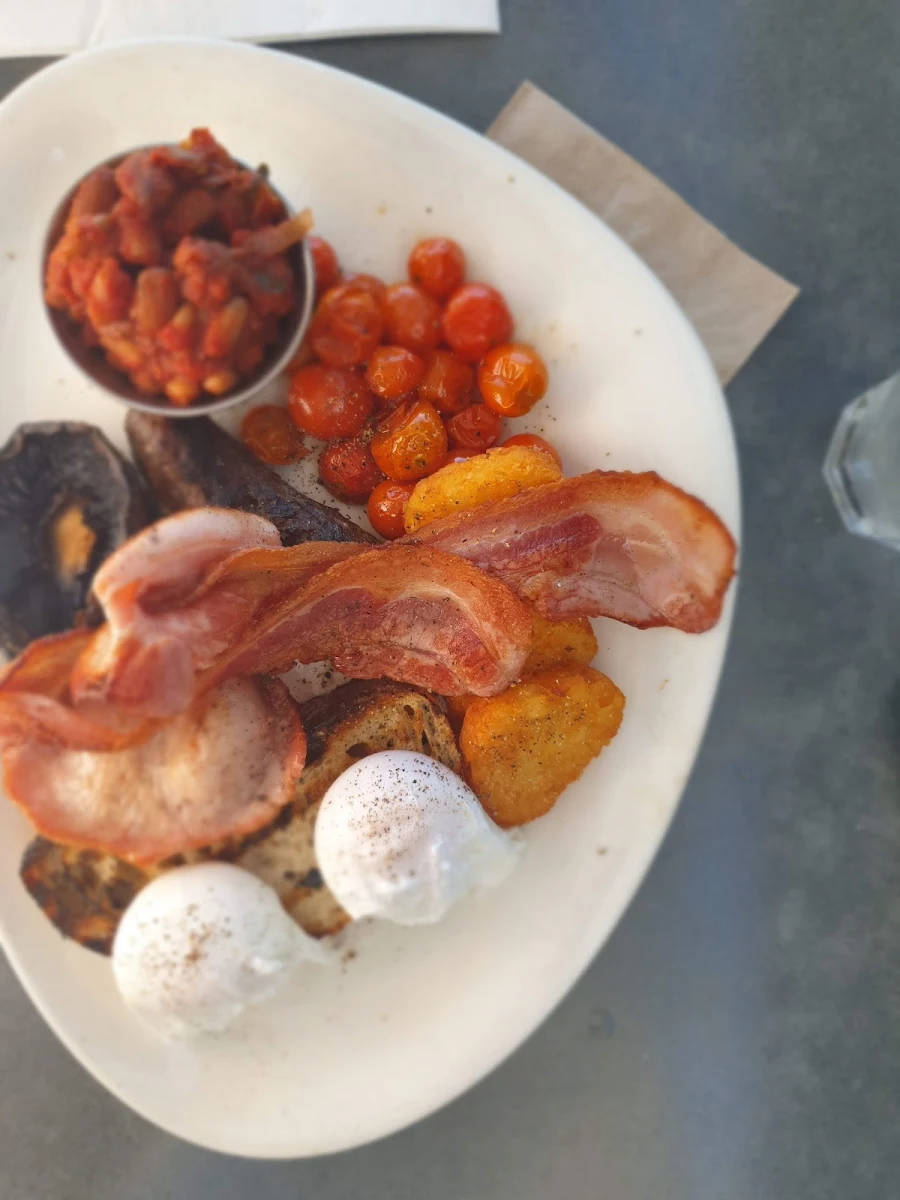 Big Breakfast, Cable Beach House