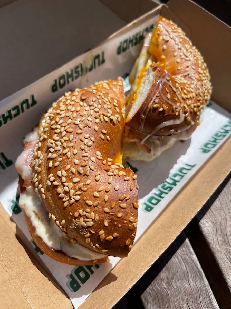 Schnitzel Bagel, Tuckshop cafe & bagels