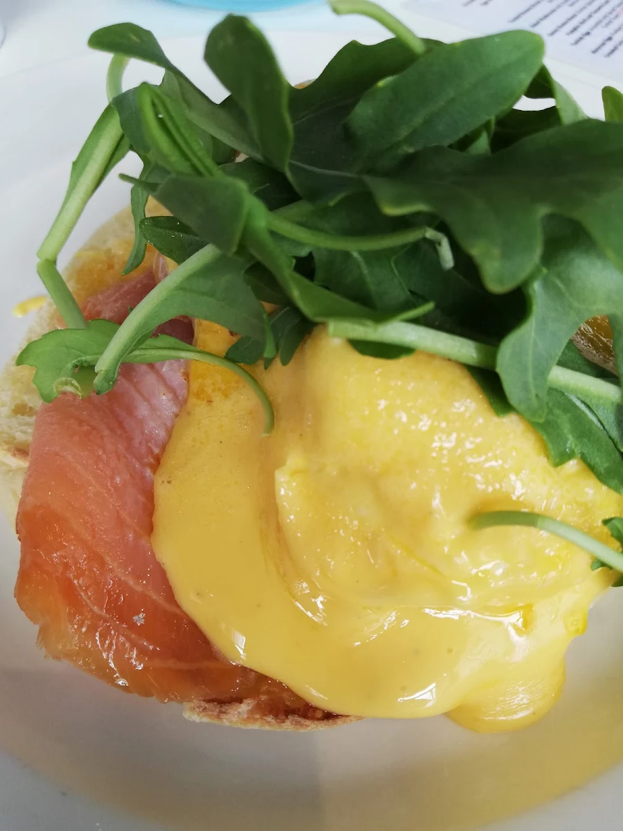 Hollandaise, The Happy Wife