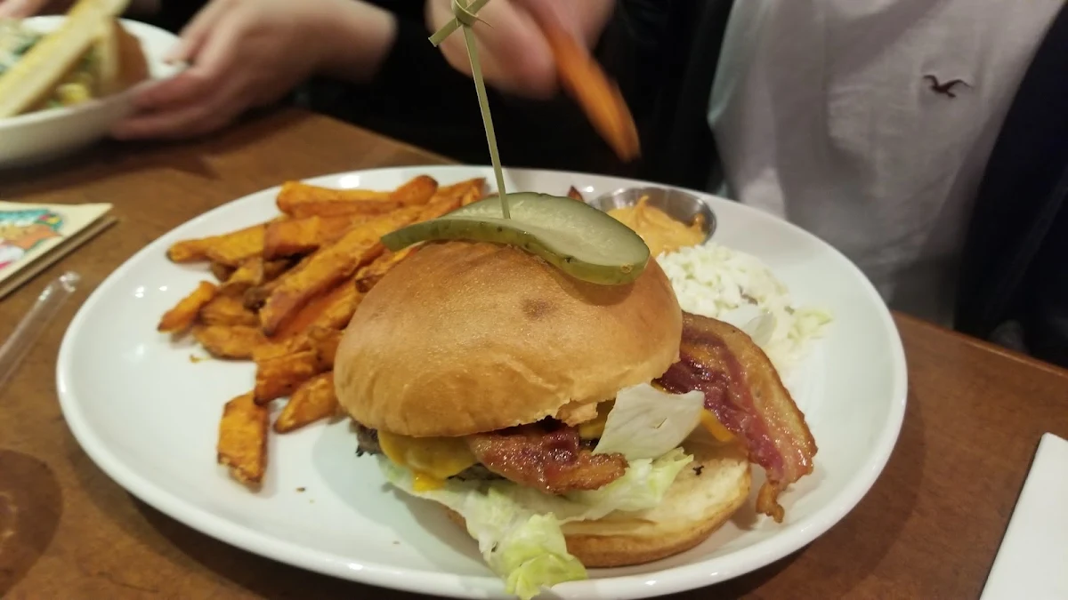 Bacon Cheddar Bigger Burger