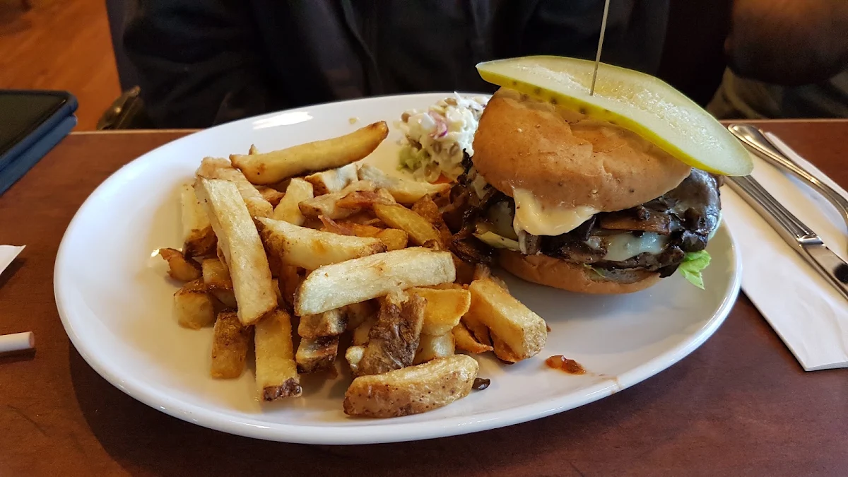Monty Mushroom Bigger Burger