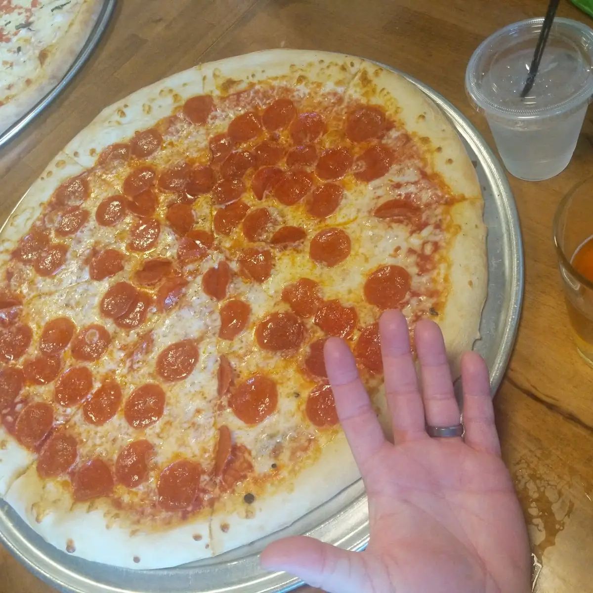 Large Pepperoni Pizza