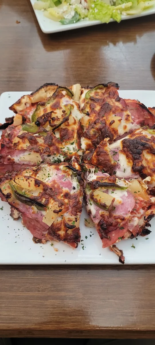 The Mad Greek Pizza