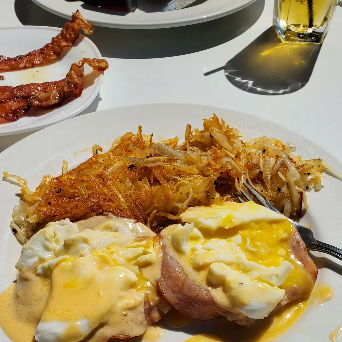 Eggs Benny