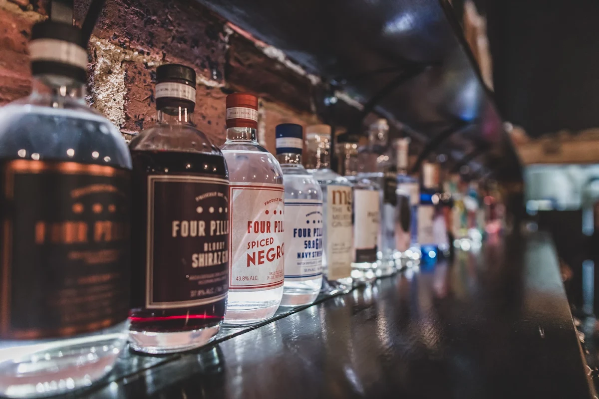 Highlights, Places Bar & Tapas