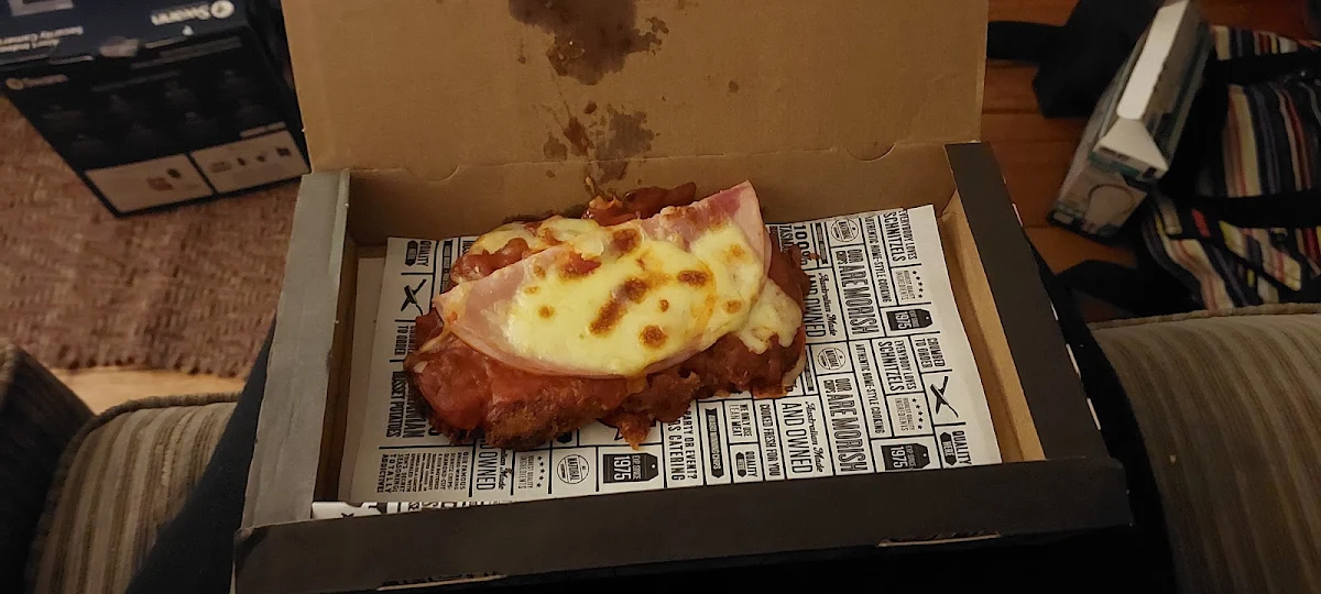 Ham Parma & Chips, Schnitz Barkly Square
