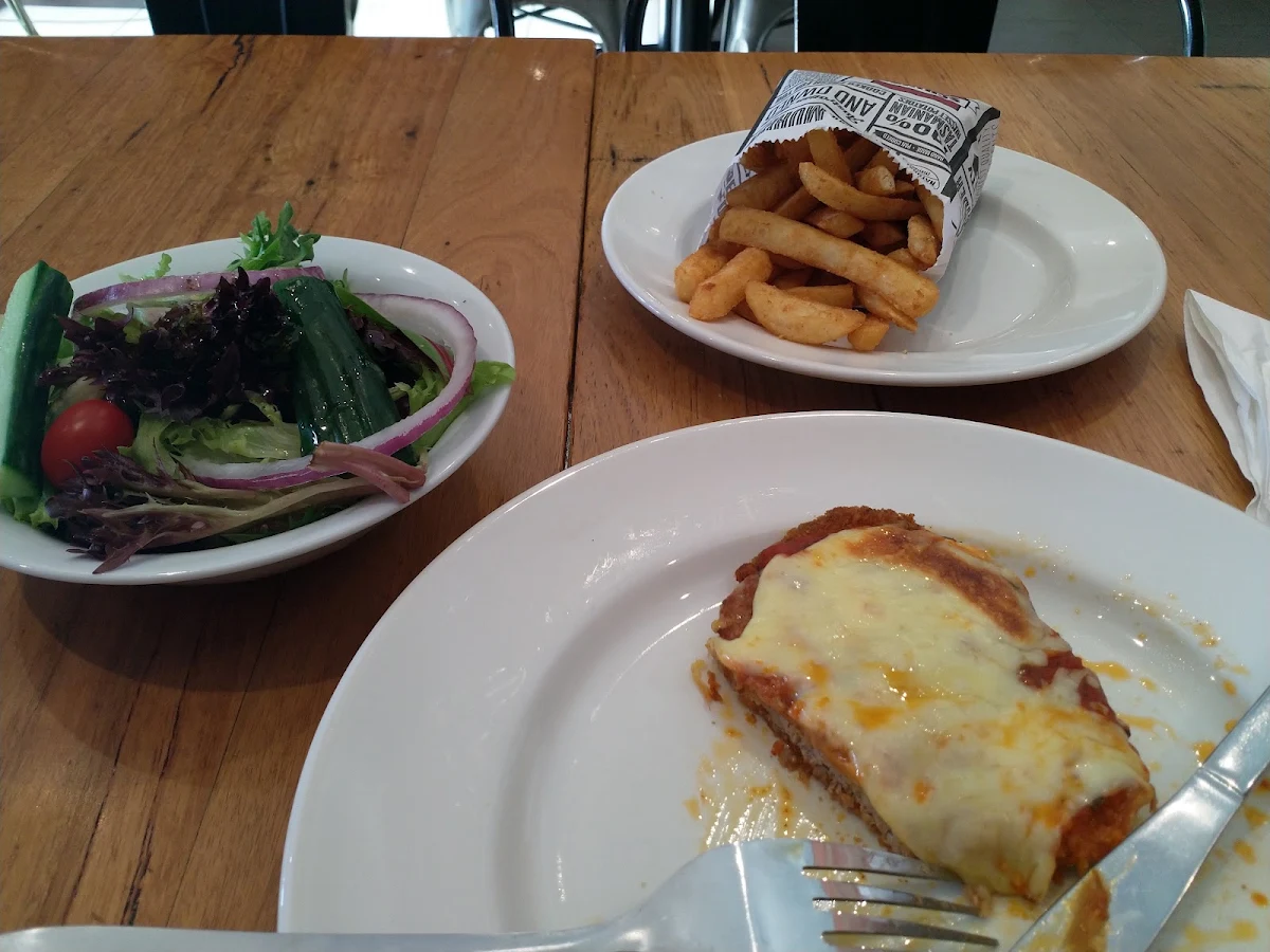 Hawaiian Parma & Chips, Schnitz Barkly Square