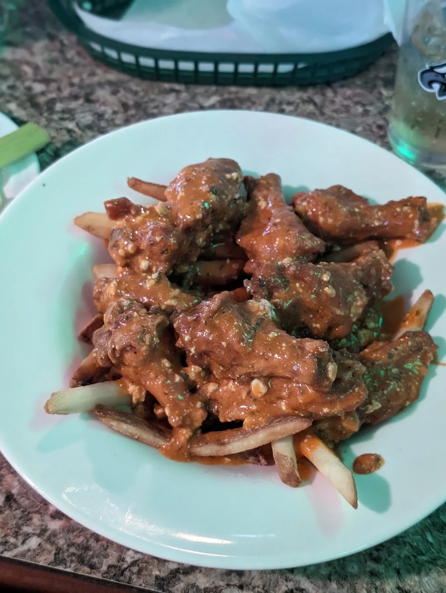 Chicken Wings with Fries