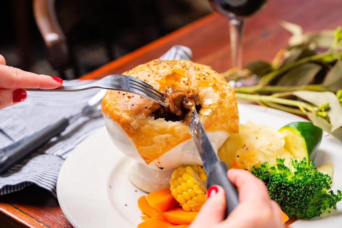 Pot Pie, Riverina Hotel