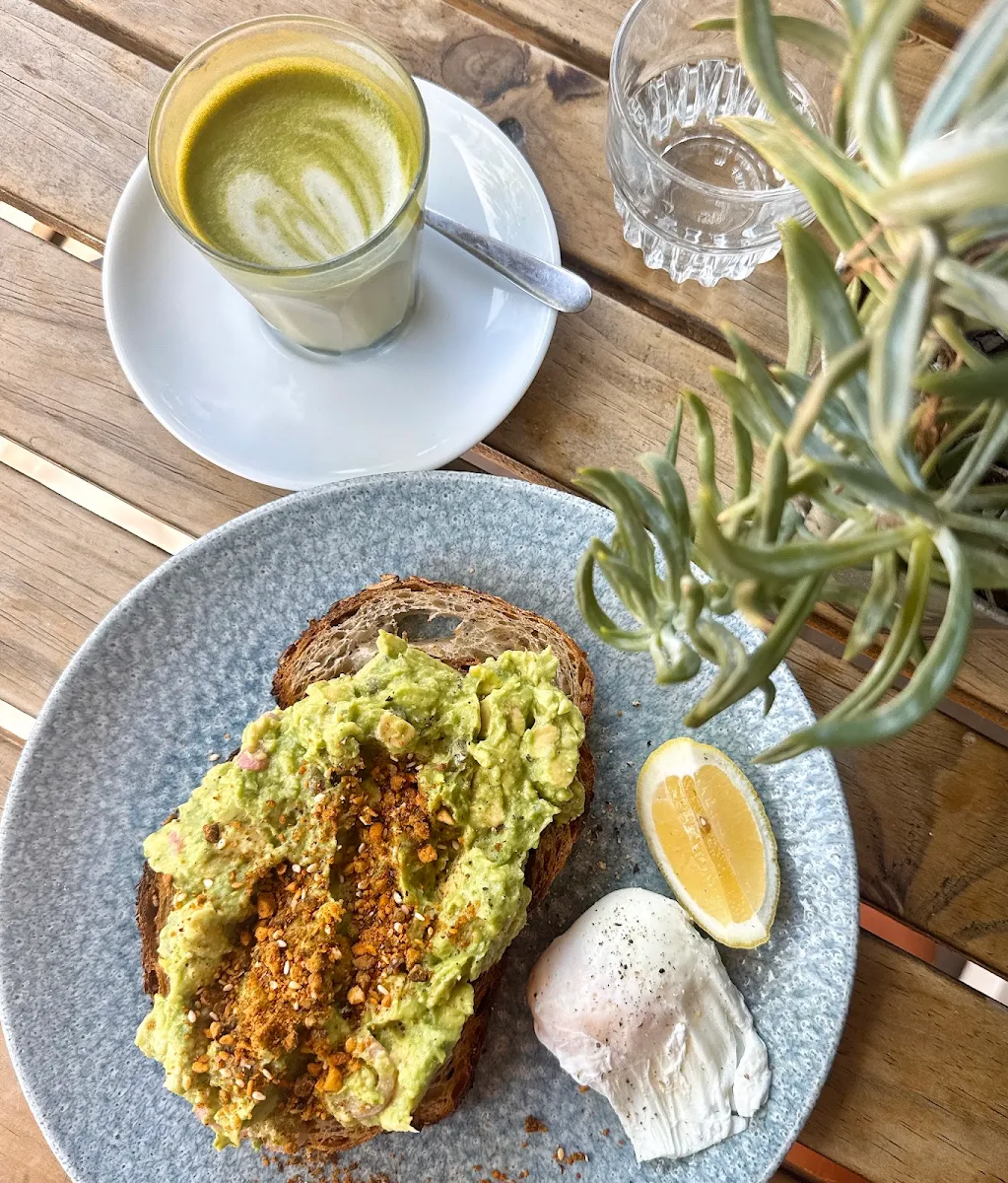 HB Smashed Avo, The Hamptons Bakery