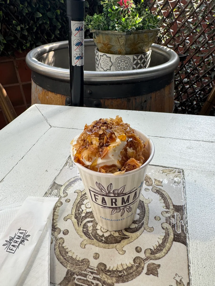 Baklava Frozen Yogurt, Farma Greek