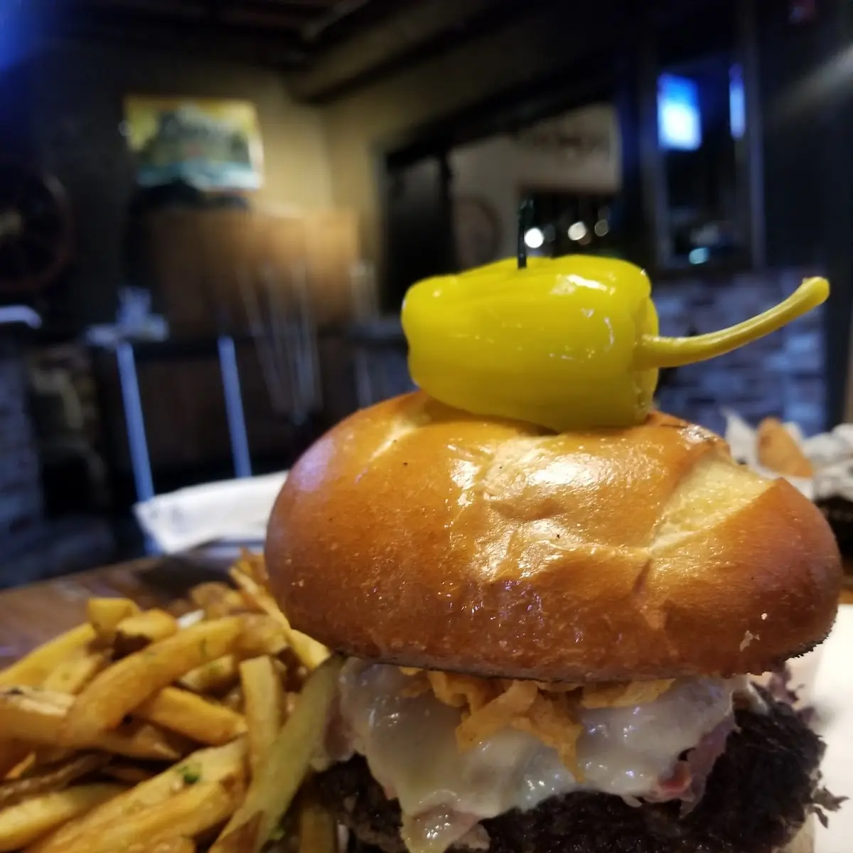 Poplar Street Pub Burger