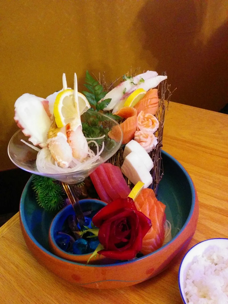 Chirashi Sushi, Mikado Japanese Restaurant