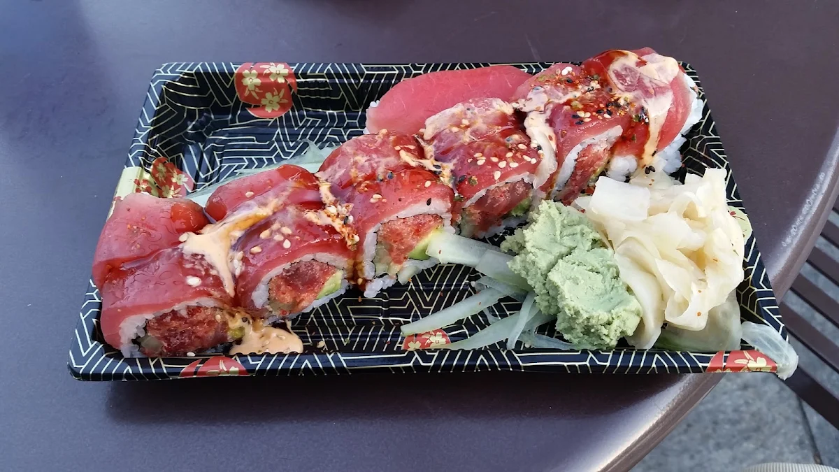 Pepper Tuna Roll