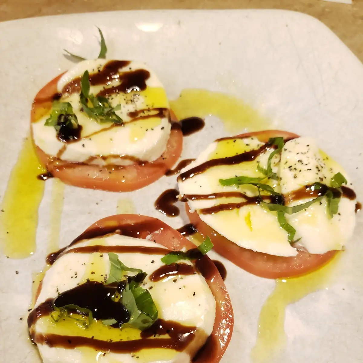 Tomatoes with Mozzarella Cheese and Balsamic