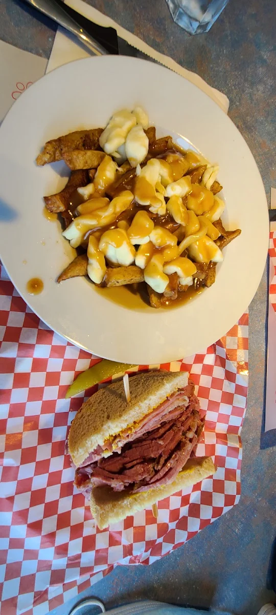 Grande poutine italienne / Large Italian Poutine
