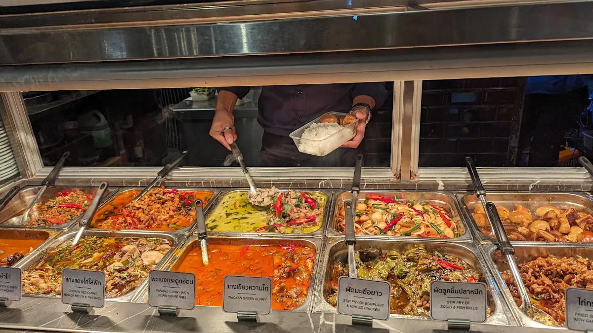 Highlights, Chat Thai - The Galeries
