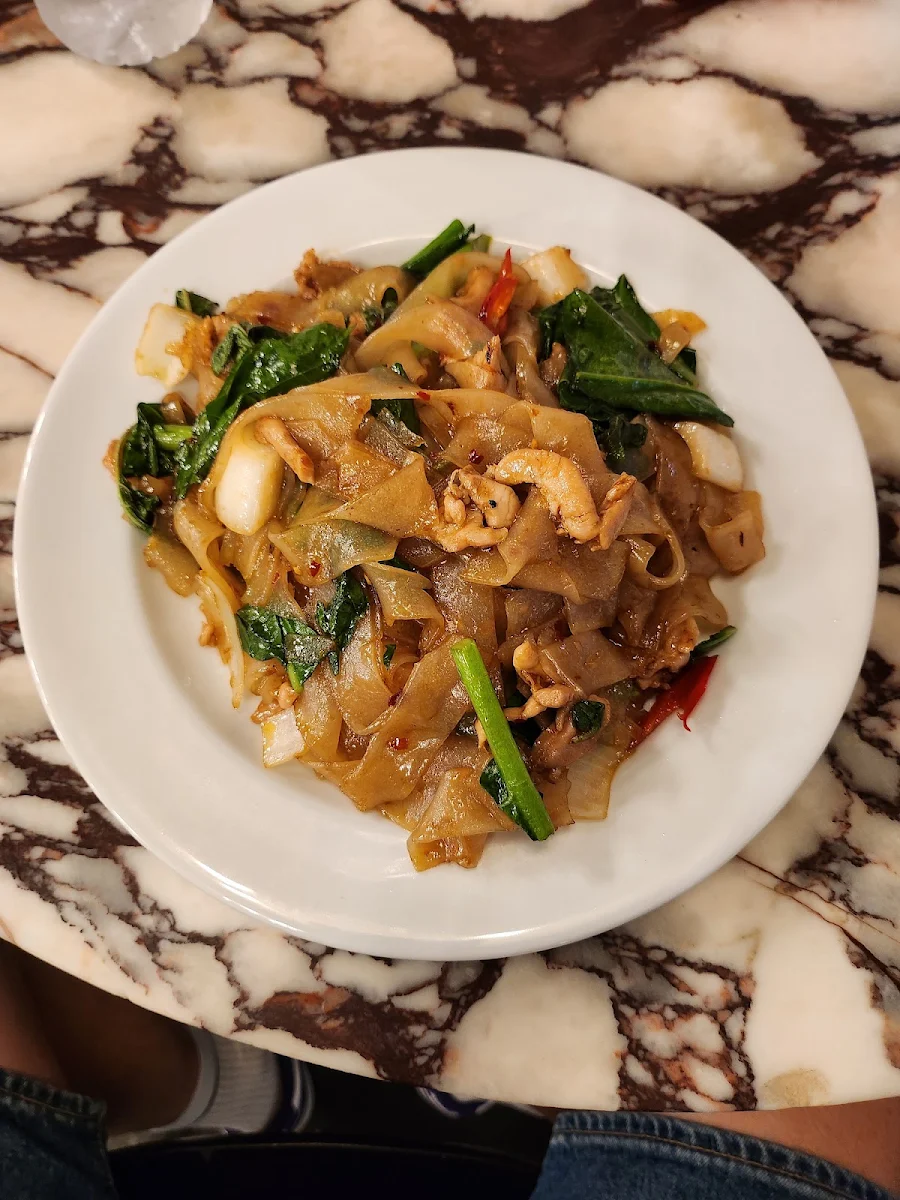Highlights, Chat Thai - The Galeries