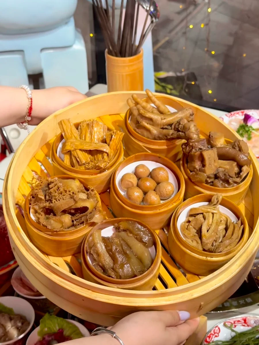Highlights, 赵校长卤味老火锅