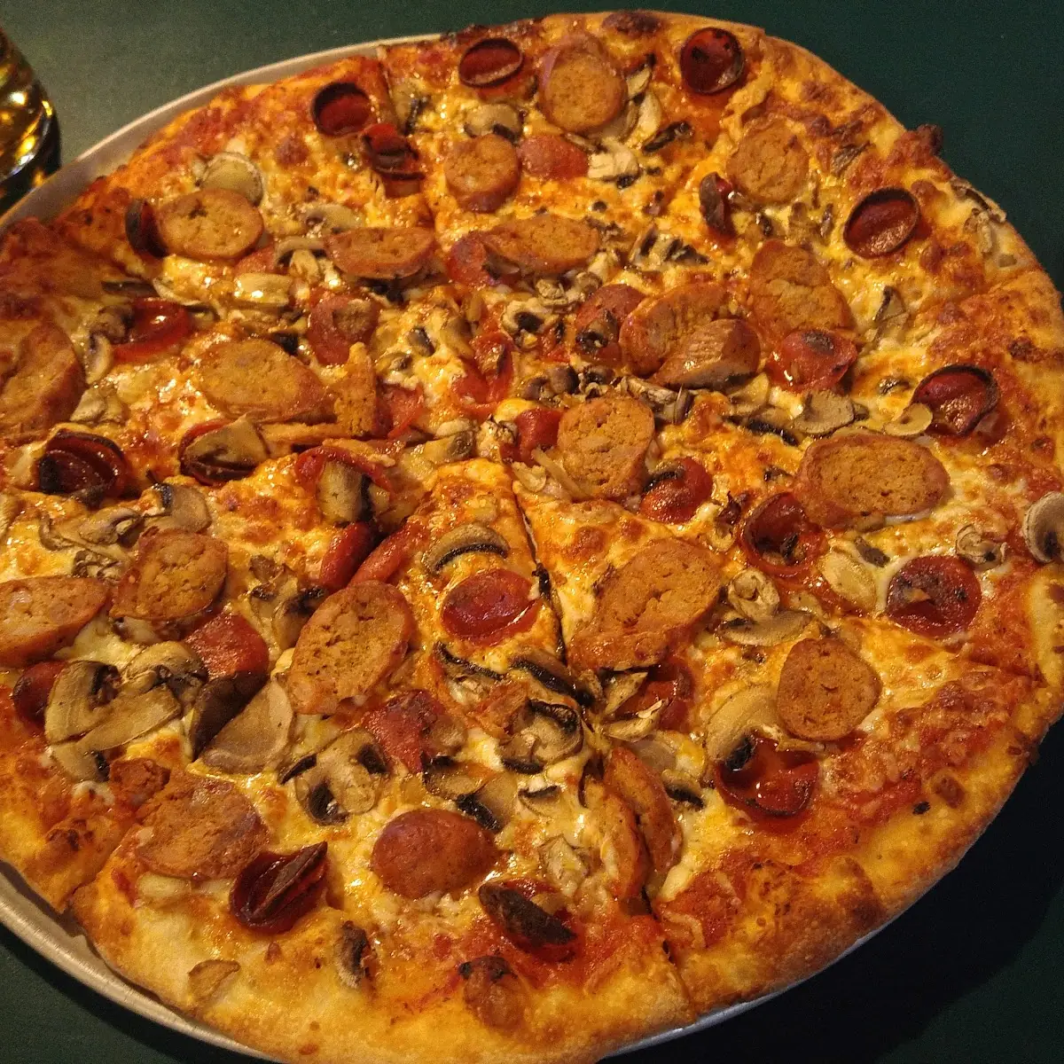 Thin Crust Pizza, Yank's Old Niagara Bar & Grill
