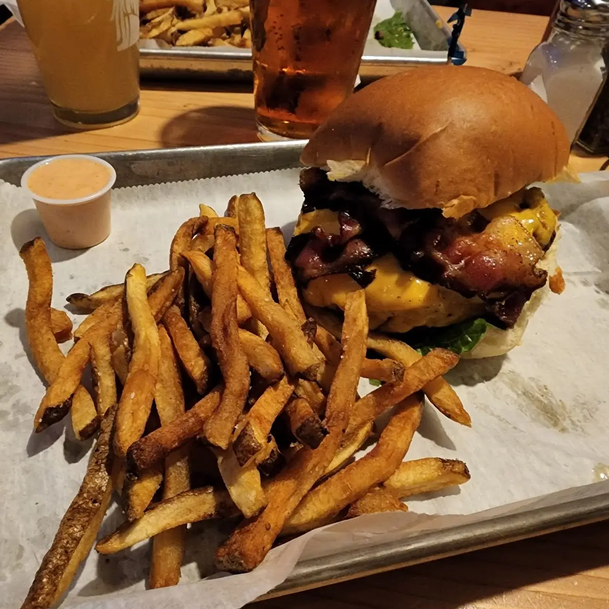 Suspenders Old School Burger