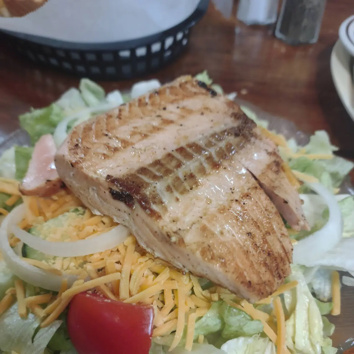 Grilled Salmon Salad