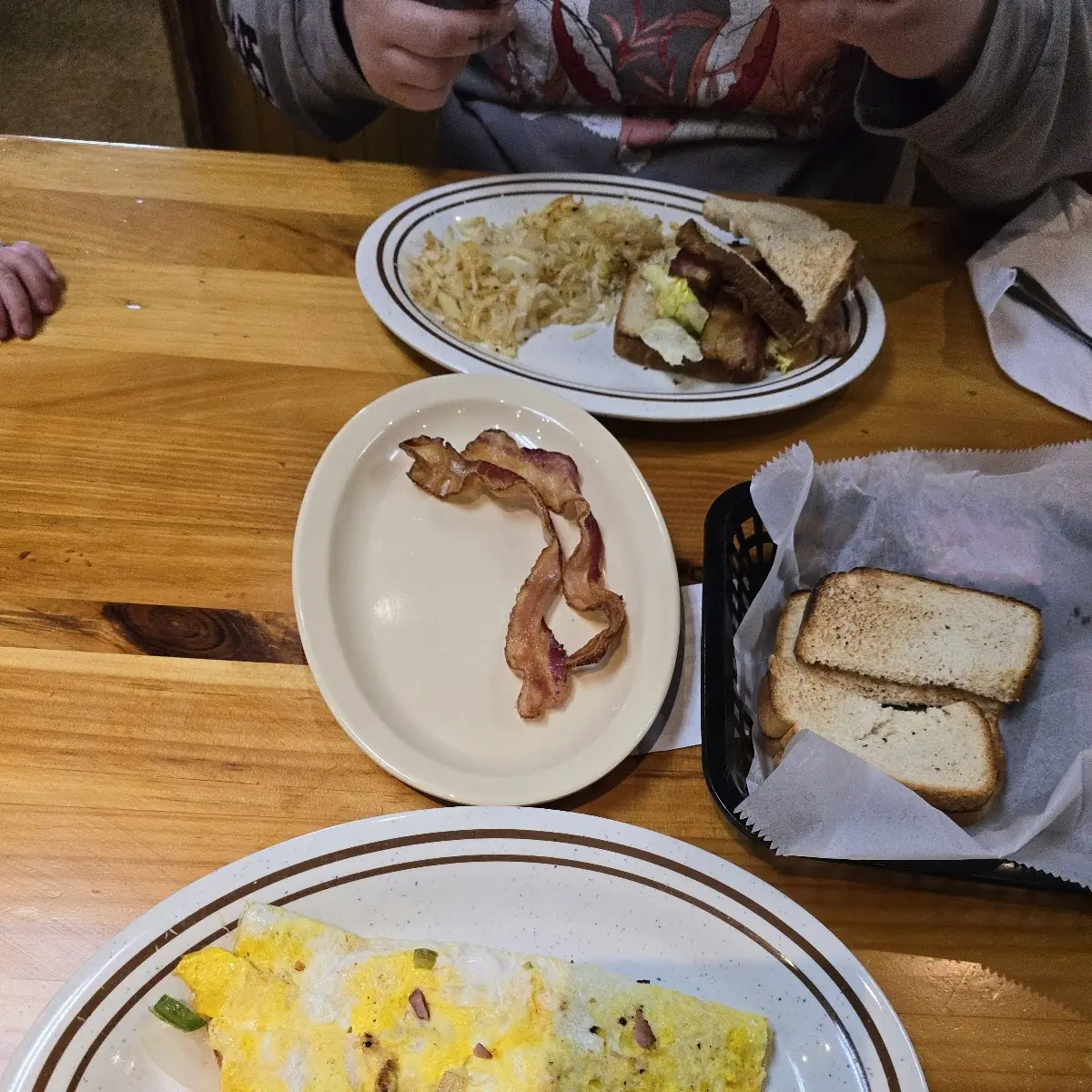 Vegetable Omelet with Home Fries