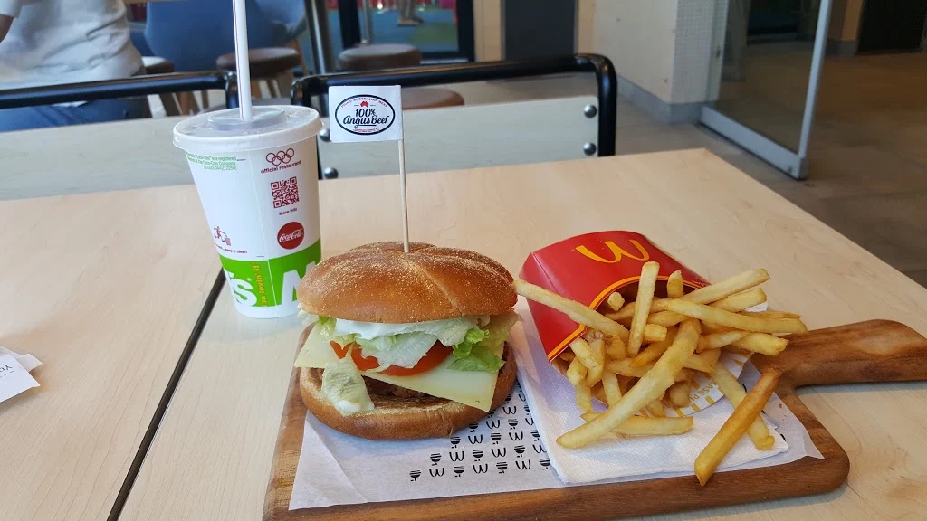Classic Angus Beef Burger, McDonald's Hoppers Crossing