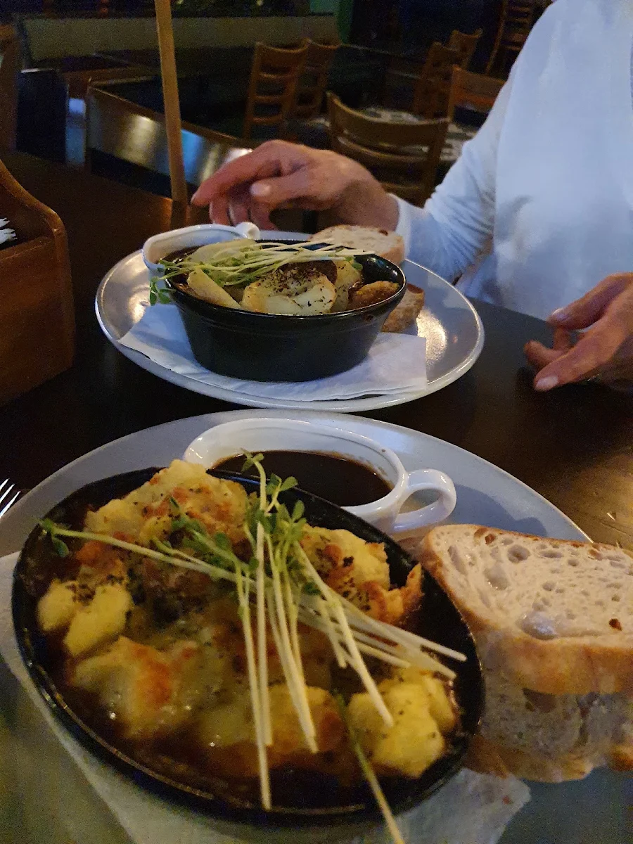 Cottage Pie & Beef Hot Pot, Finn McCool's Surfers Paradise