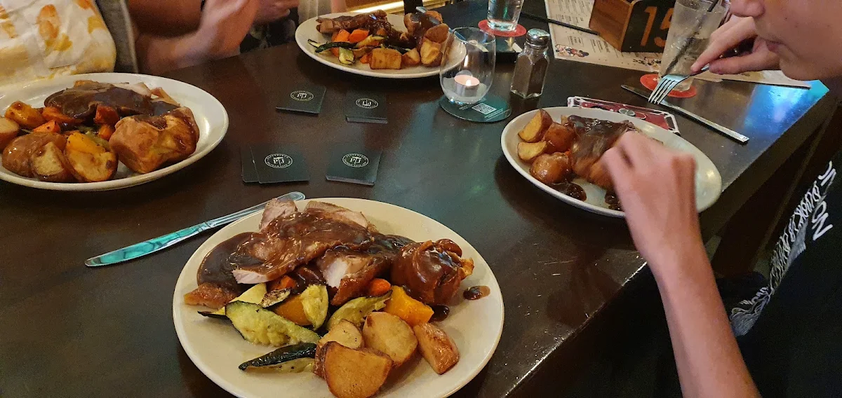 Sunday Roast Pork, Finn McCool's Surfers Paradise
