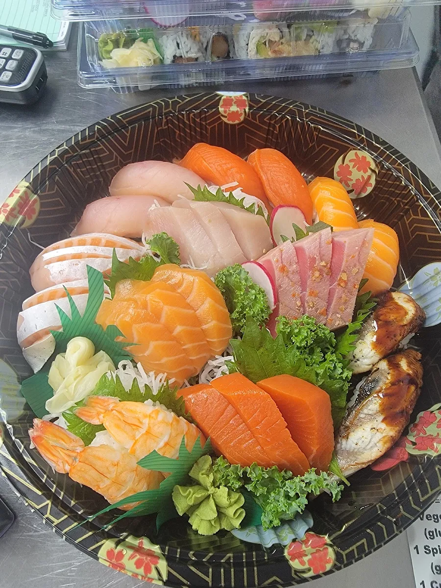 Deluxe Sashimi, TOGO SUSHI