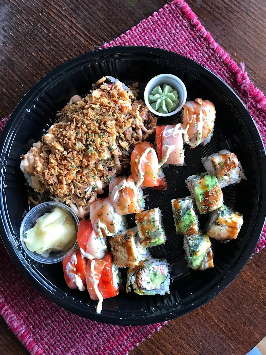 Roll Rainbow Roll and Dragon Roll, TOGO SUSHI