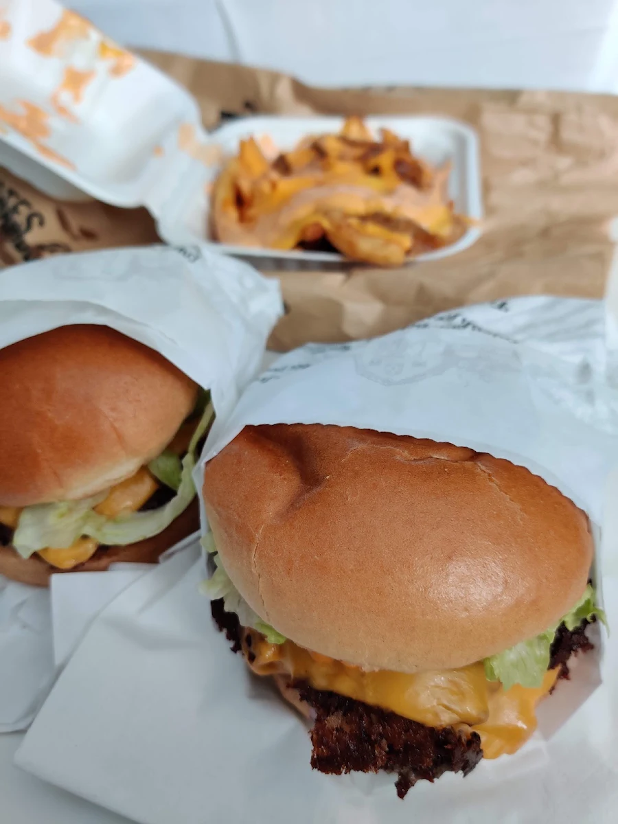 Highlights, Fresh Burger Yonge Street