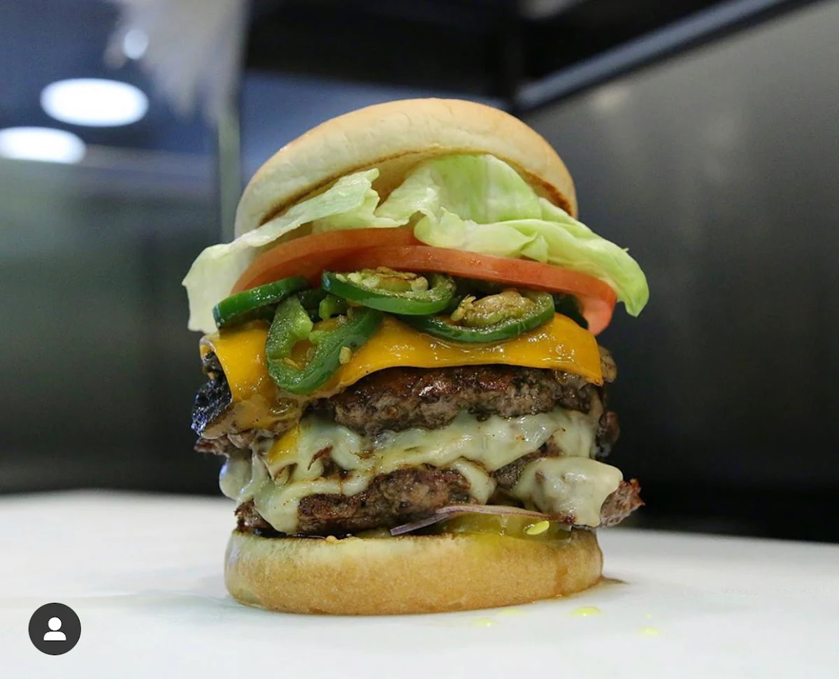 Highlights, Fresh Burger Yonge Street
