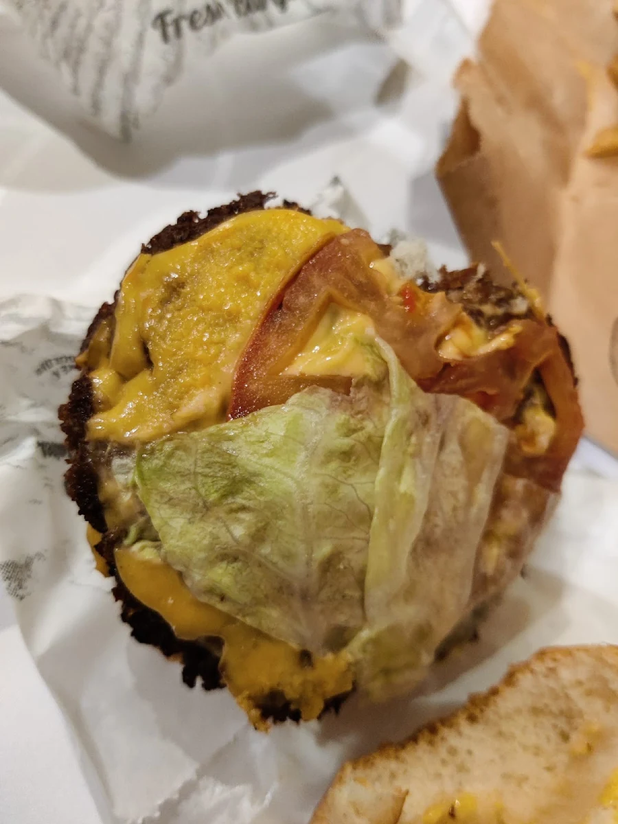 Highlights, Fresh Burger Yonge Street