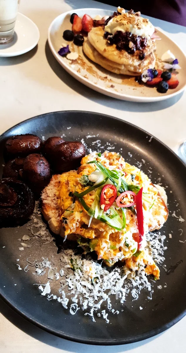 Summer Big Breakfast, La Vallee Cafe/Restaurant Essendon
