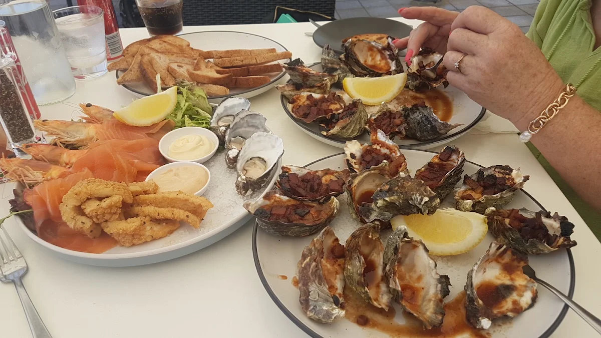 Seafood Feast, Oyster Bar Holdfast Shores