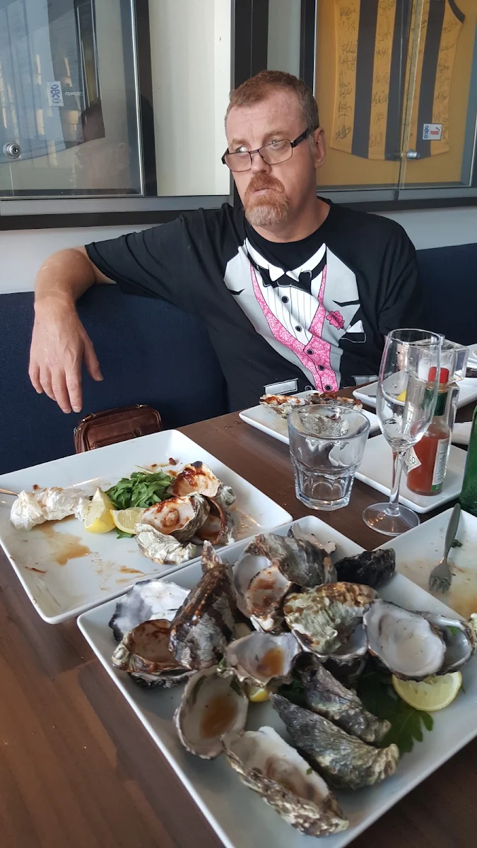 Variety of Oysters, Oyster Bar Holdfast Shores