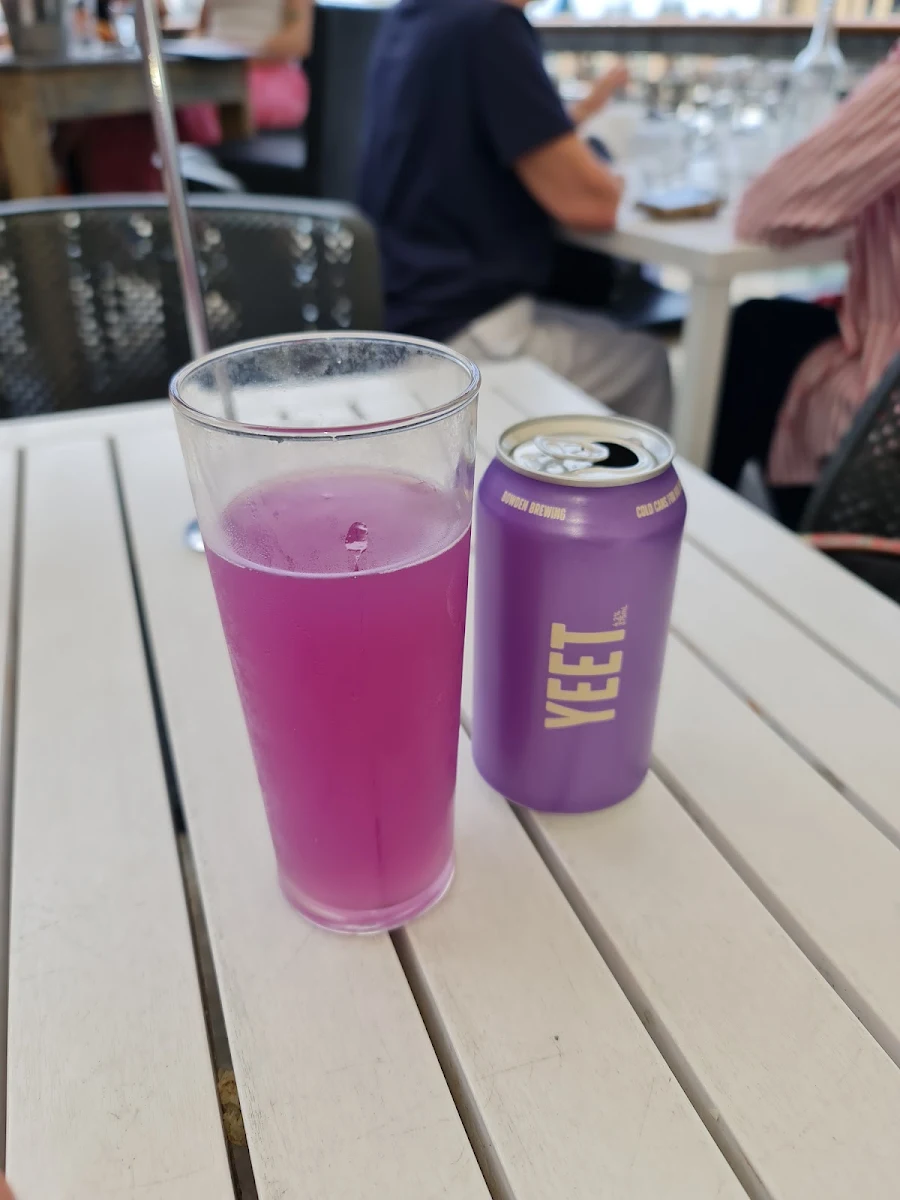 Yeet Hard Lemonade, Oyster Bar Holdfast Shores