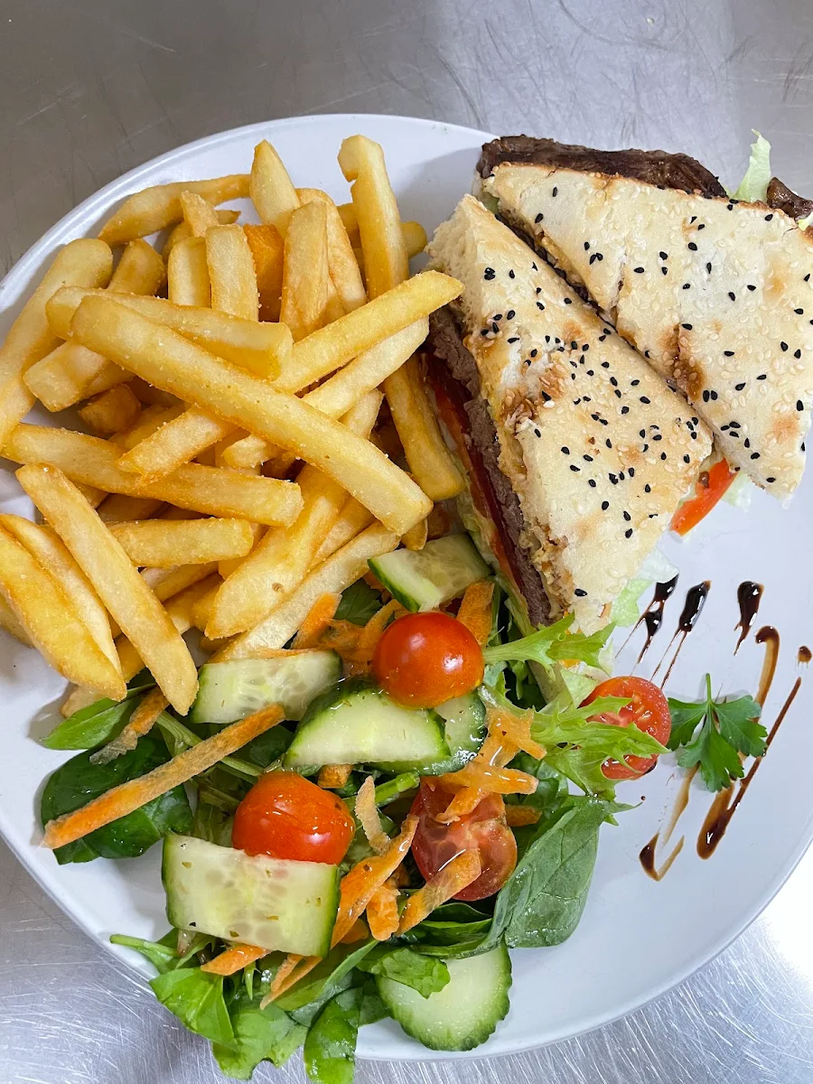Steak Sandwich w Chips & Salad, Texas Bakery, Cafe and Groceries