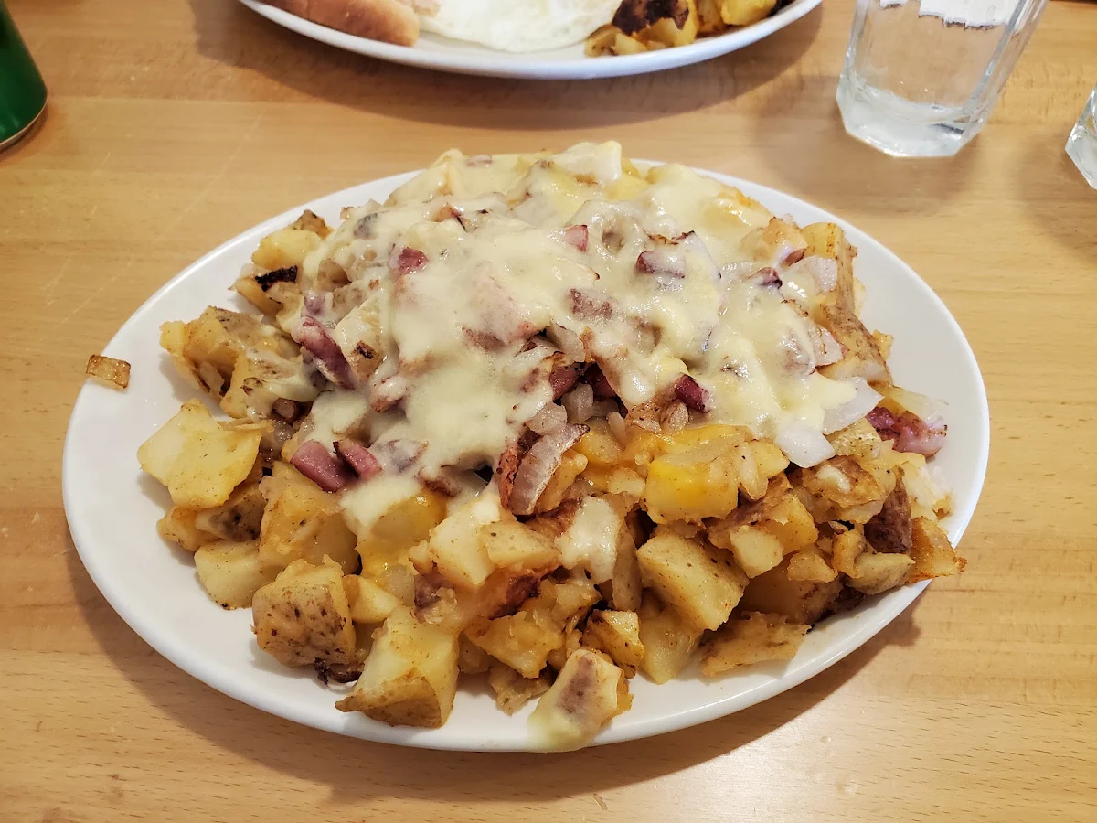 Breakfast Poutine