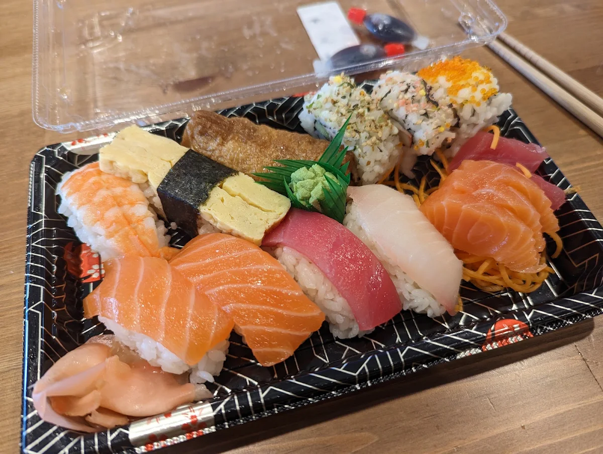 Sushi and Sashimi Combo, Sushi Island