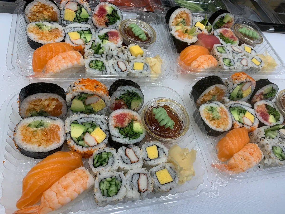 99: Sashimi Combo (15pcs + bowl of rice)