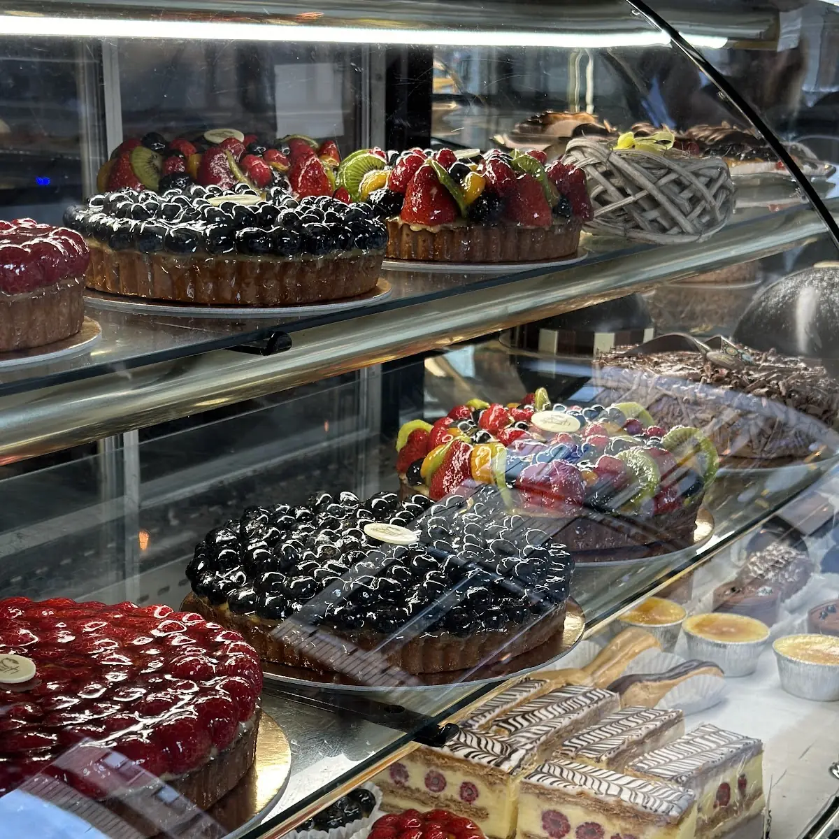 Pastry and Cake Display Case